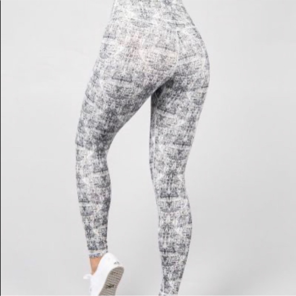 Buff Bunny Rosa Hustle Print Leggings